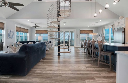 Bay County House | Sol-Y-Mar: Stunning New Build Sugar Sands Home: Sleeps 10, Pet Friendly!