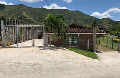 Roldanillo Apartment | Sol y Sombra