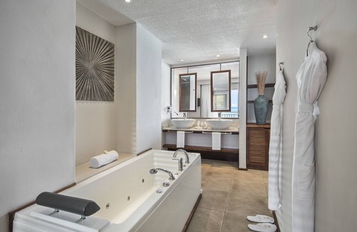 Belle Mare Resort | Solana Beach - Adults Only