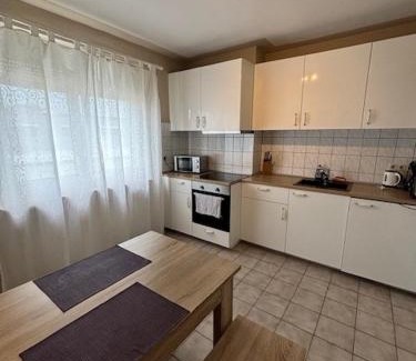 Rodenbach Apartment | Solana Monteur Apartment