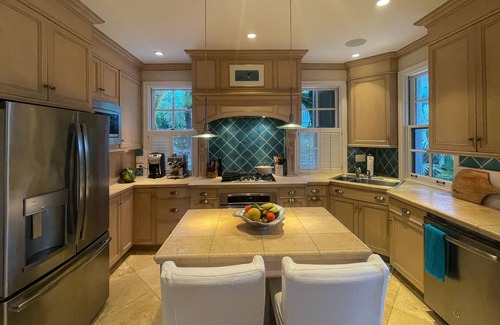 Dunmore Town House | Solaqua luxury hillside villa with 360 views, pool/spa and pink sands beach