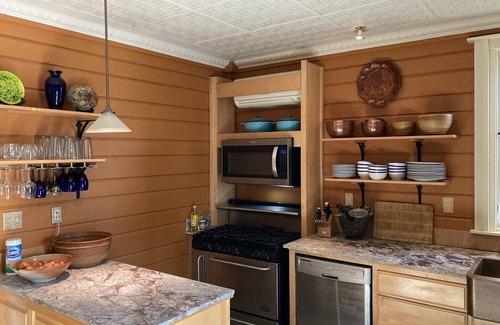 Charlottesville House | Solar, 2 BR, 1 Bath, UVa, Preston, Downtown, EV charger