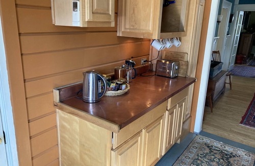 Charlottesville House | Solar, 2 BR, 1 Bath, UVa, Preston, Downtown, EV charger