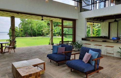 Ekala Villa | Solar Crab