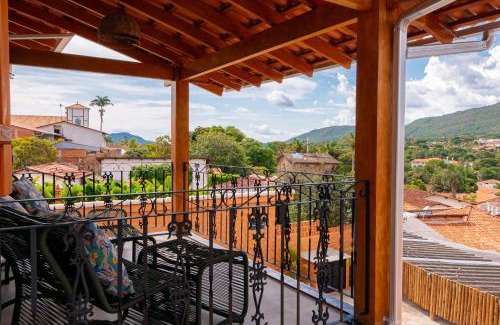 Old Town House | Solar da Matutina- Centro Histórico a 4 min da Rua do Lazer- Casa nova com piscina e vista maravilhosa