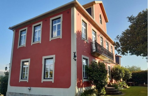 Baiao Villa | Solar da Mottan4 bedroom villa in Douro - WiFi, pool, BBQ, free parking