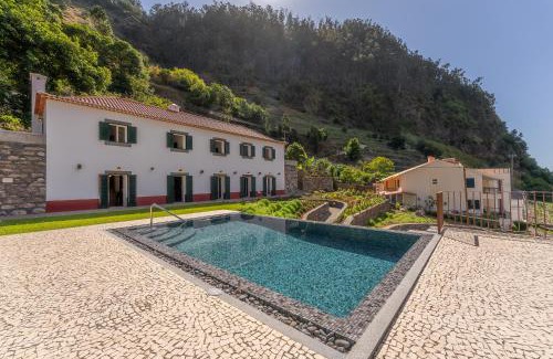 Ribeira Brava House | Solar dos Reis by An Island Apart