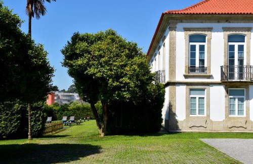 Paco de Sousa House | Solar Egas Moniz-Charming House & Local Experiences