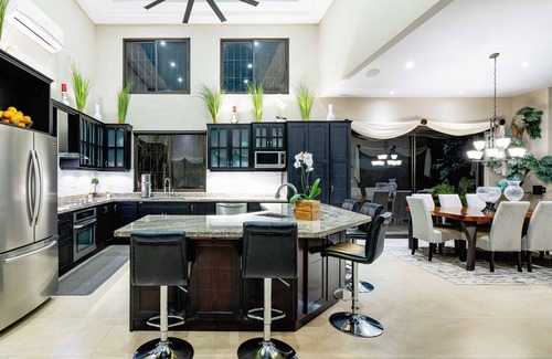 Coco House | Solar Hot tub, Walk to Beach, Daily Housekeeping Included