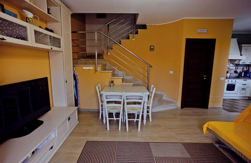 Vibo Marina Apartment | Solar house with garden, quiet area 30 meters from the beach