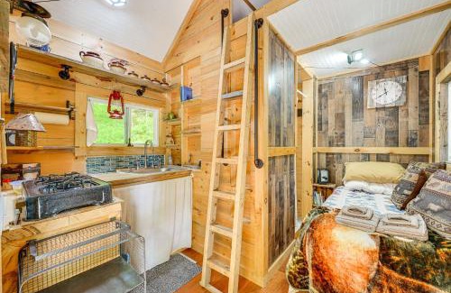 Florence Apartment | Solar-Powered Brandon Studio Cabin Hiking Access