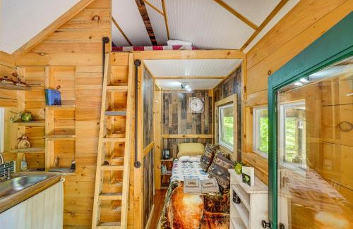 Florence Apartment | Solar-Powered Brandon Studio Cabin Hiking Access