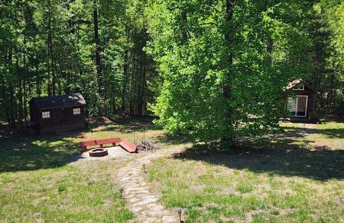 Sweetbriar Farms House | Solar powered log cabin with mountain views, 3acres
