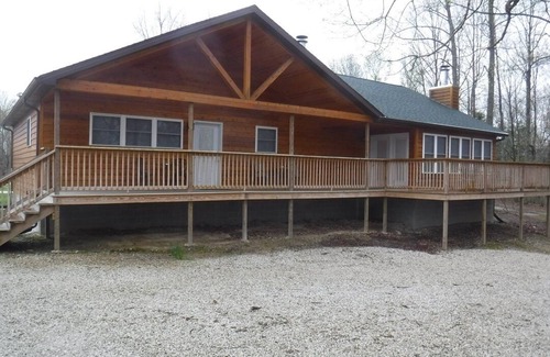 Eckerty Cabin | Solarium Deluxe Cabin 19 Located on Patoka Lake in Southern Indiana