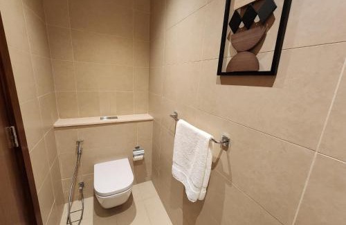 Dubai Marina Apartment | SOLARTE Luxe - Marina Gate - Spectacular Pools with Marina Views