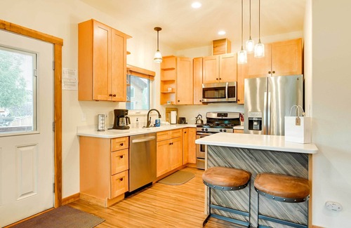 Soldotna Cabin | Soldotna Fishing Cabin ~ Half-Mi to Kenai River!