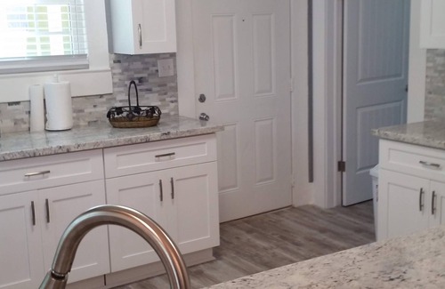 Mississippi City Cottage | SOLE- E-MAREnSUN and SEAnWe offer discounts to Snow-Birds and Military