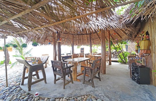 Koh Wai House | SOLE RESORT 20 Pax Beachfront Bungalows on Private Island with WiFi Restaurant