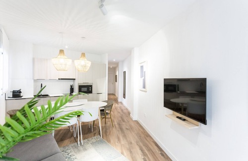 San Roque Apartment | Soleado y Agradable Apartamento Para 8 con Parking