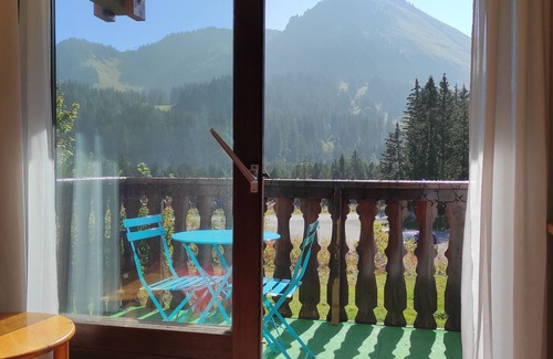 Mieussy Apartment | Soleil a la Montagne Wifi Gratuit Piste a Deux Minutes à Pieds Appt 4 Pers