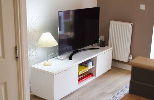 Lee-on-the-Solent House | Solent Stay – 3-Bed Townhouse in Lee-on-the-Solent | Ideal for Work or Family Trips