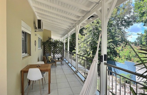 Dampierre Apartment | Soleyah- Cosy Studio with swimming pool 5 minutes from the beach.
