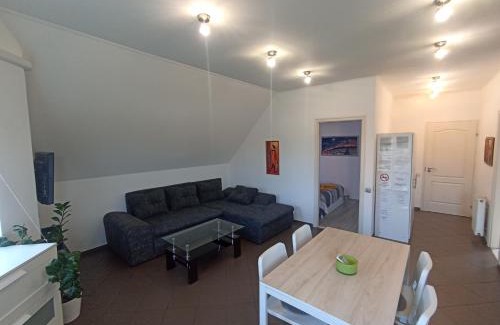 Soroksar-Ujtelep Apartment | Solid Apartmans