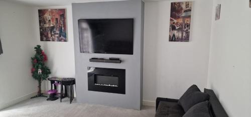 Bletchley Apartment | Solid Mirror Home Milton Keynes