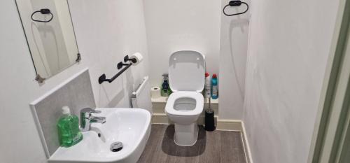 Bletchley Apartment | Solid Mirror Home Milton Keynes