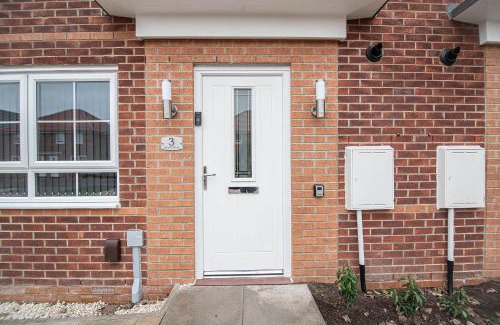 Doncaster Apartment | Solid Mirror Modern Riverside Home, Doncaster