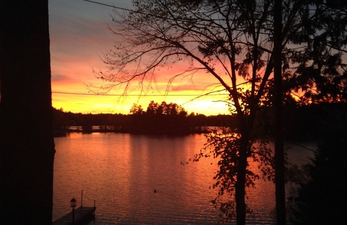 Ely House | Solid Rock Cabin Island View Private Dock 4 Season Winter 3 night -Summer Weekly