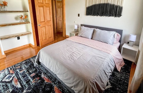 West Burke Cabin | Solitude - 5 Mins to Kingdom Trails + 10 mins to Burke Mt.