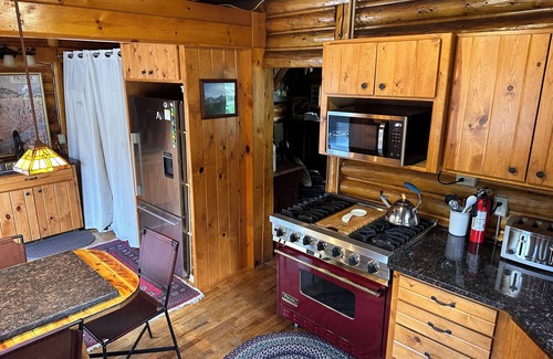 Lyons Cabin | Solitude-Cabin A: Riverside 3 Bdrm+/Private Deck & Fire Pit/40 mins From Boulder