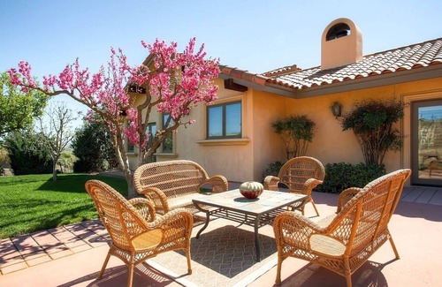 Paso Robles House | Solitude I- Views in the Midst of Vines-Solitude with Hacienda Style!