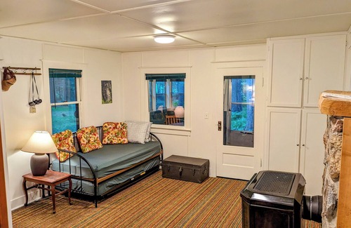 Rhinelander Cabin | Solitude in a cozy cabin on the Wisconsin River