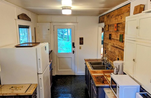 Rhinelander Cabin | Solitude in a cozy cabin on the Wisconsin River