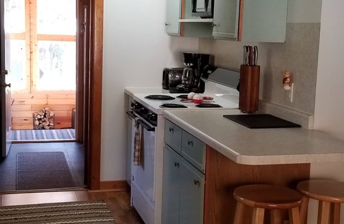 Eastman Cabin | Solitude In The Woods Of Wisconsin! Peaceful Cabin That Sleeps 6!