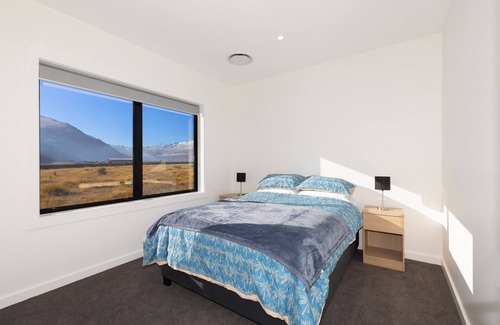 Kingston Cabin | Solitude Lodge a private mountain retreat 40 minutes from Queenstown Airport