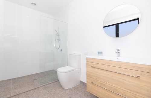 Kingston Cabin | Solitude Lodge a private mountain retreat 40 minutes from Queenstown Airport