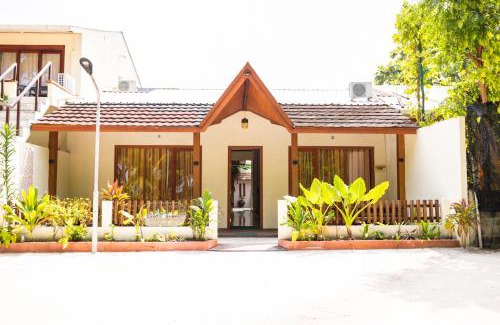 Hangnaameedhoo House | Solo Beach
