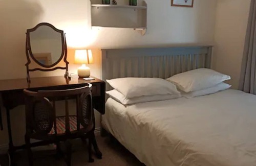 Rostrevor Bed & Breakfast | Solo Guest Suite with Toilet/Shower & Utility Room