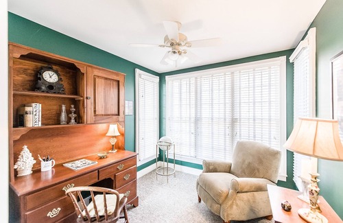 Gallatin House | Solo Traveler Historic Stay + Fiber Internet
