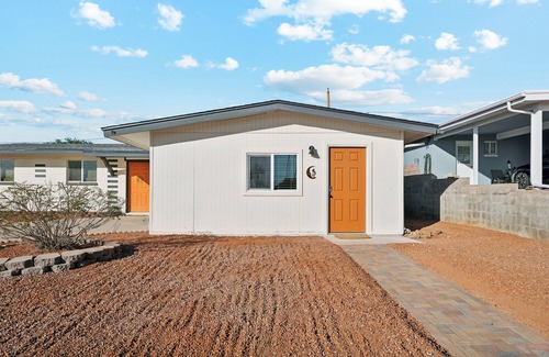 North Mountain Apartment | Solo Travelers & Couples | At Phoenix Mountains