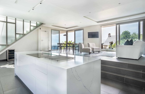 Kommetjie House | Solstice, a stone's throw from Long Beach, surfing Mecca of the Cape.