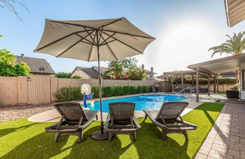 Chandler House | Solstice on Summit Family Retreat-Pool-Putt Grn-Sleeps 10