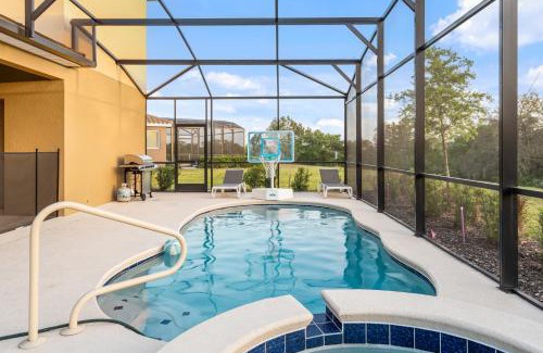 Loughman House | Solterra Resort Gem: Private Pool, Game Room, Bunk Beds & Family-Friendly Design