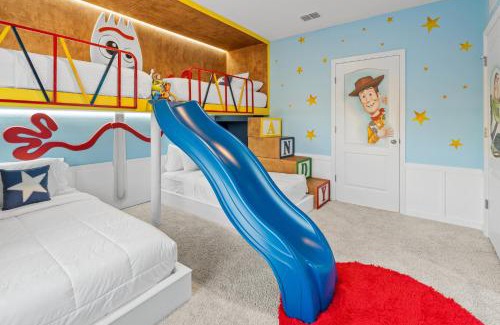 Loughman House | Solterra Resort Gem: Private Pool, Game Room, Bunk Beds & Family-Friendly Design
