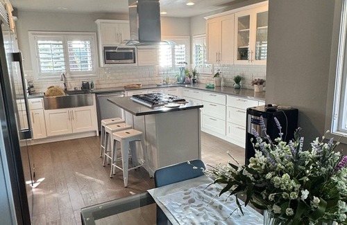 The Plaza House | ~Soluna~ 4-Bedroom Oasis w Expansive Outdoor Living—Positioned Between LA & OC