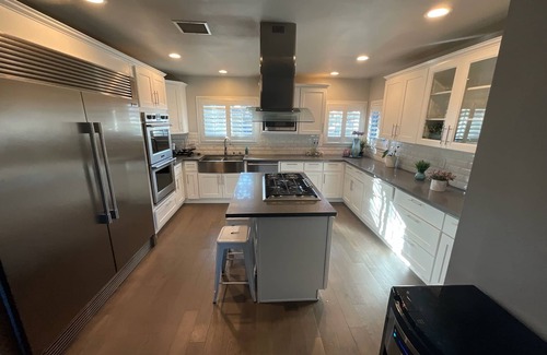 The Plaza House | ~Soluna~ 4-Bedroom Oasis w Expansive Outdoor Living—Positioned Between LA & OC