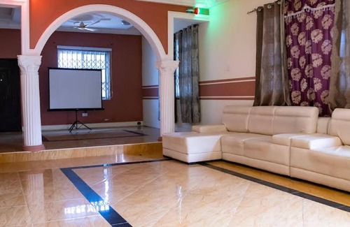 Agona Swedru Hotel | Solwezy Guest House